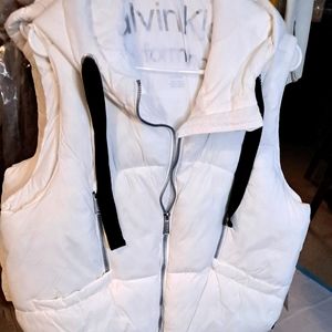 Croped White Puffer Vest